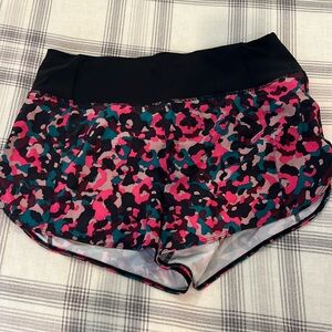 Athleta running free printed short 3.5”
